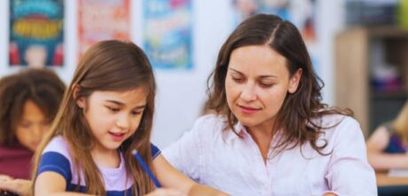 How Do You Become a Teaching Assistant in UK
