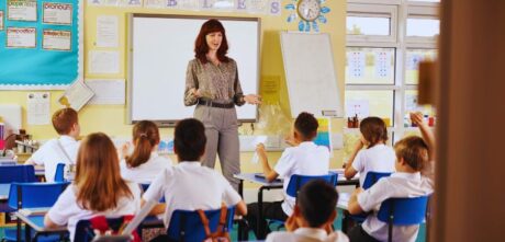 Requirements to Be a Teaching Assistant (UK 2025)
