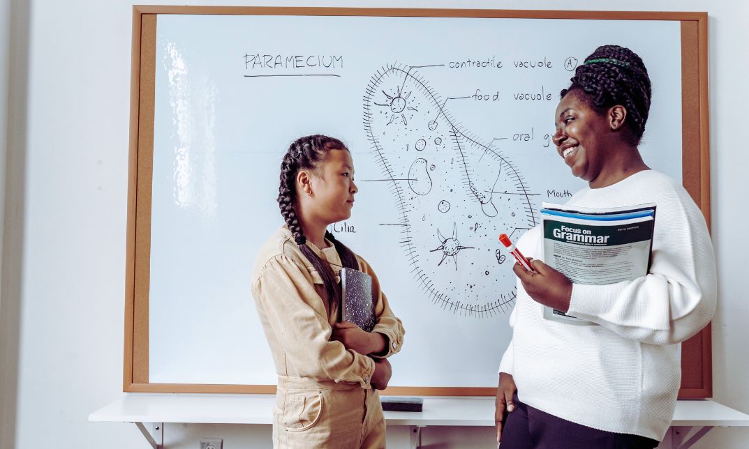 How Much Do Teaching Assistants Earn per Hour? (UK Pay Guide)