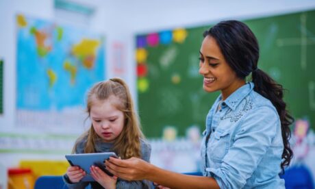 how do i train to become a teaching assistant