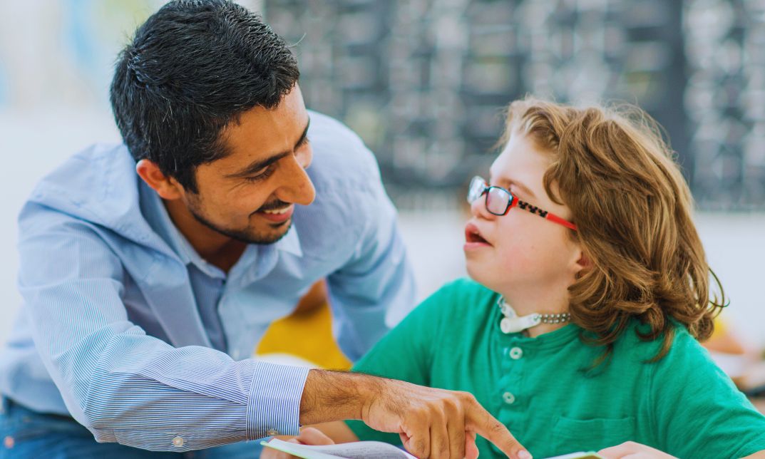 how much does a sen teaching assistant earn