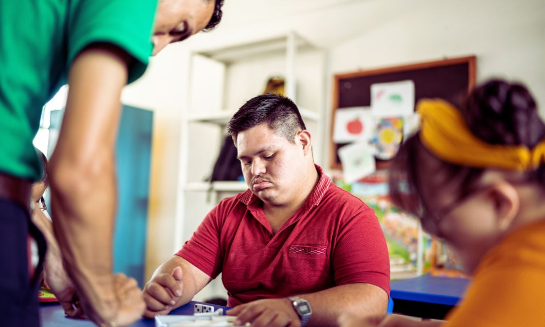 how to become a sen teaching assistant