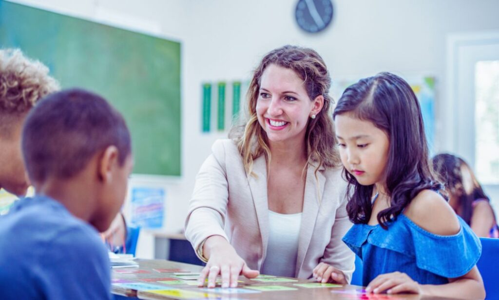 What Does A Secondary Teaching Assistant Do