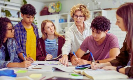 how much does a part time teaching assistant earn