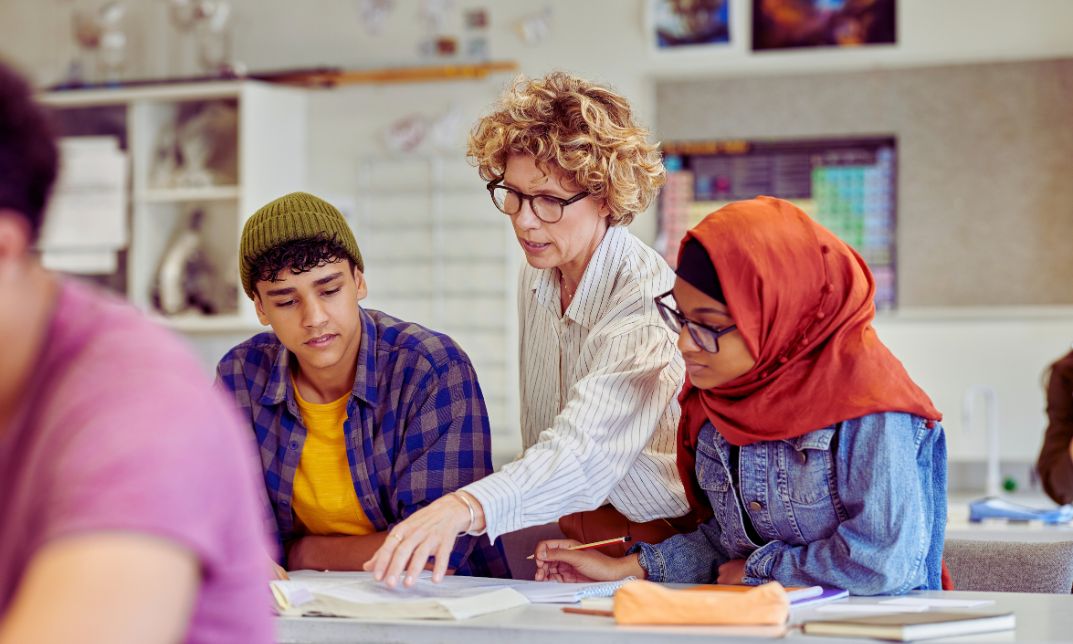 Do teaching assistants get a blue light card