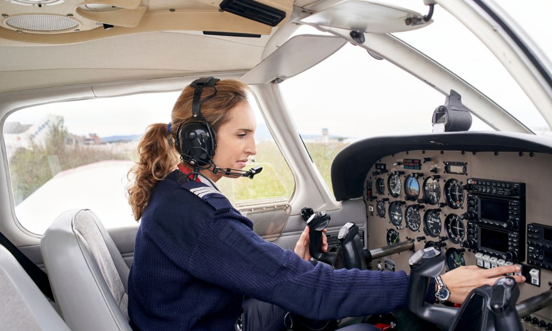 How Much Do Pilots Get Paid UK? 2026 Complete Salary Guide