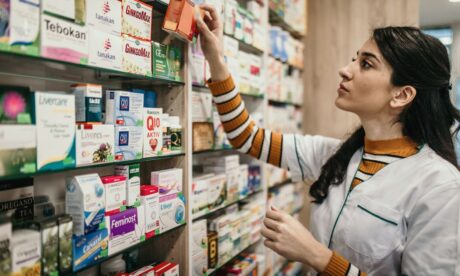 Guide to Pharmacy Technician Starting Pay  in the UK