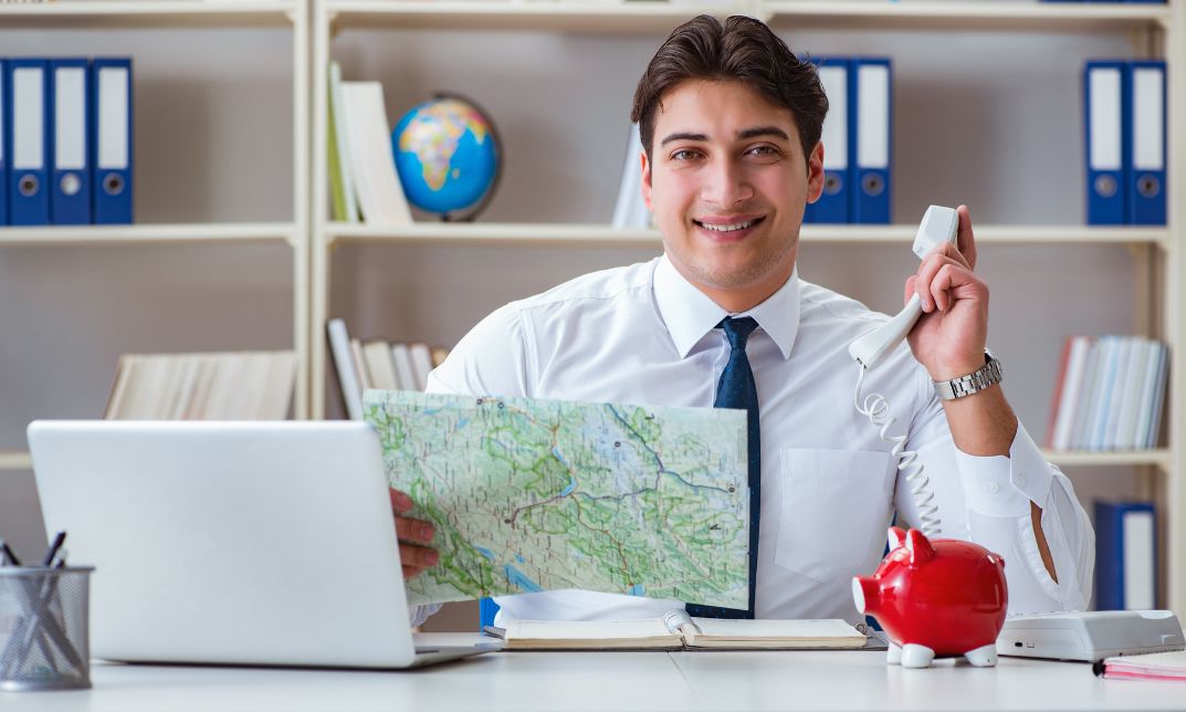 How Does a Travel Agency Make Money? A Simple UK Guide