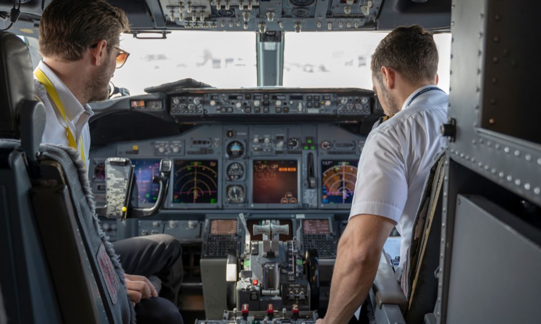 How Much is the Pilot's Salary at Major UK Airlines? 