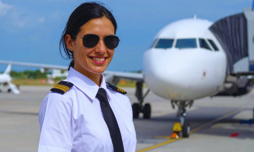 How Much Do Pilots Make a Year in the UK