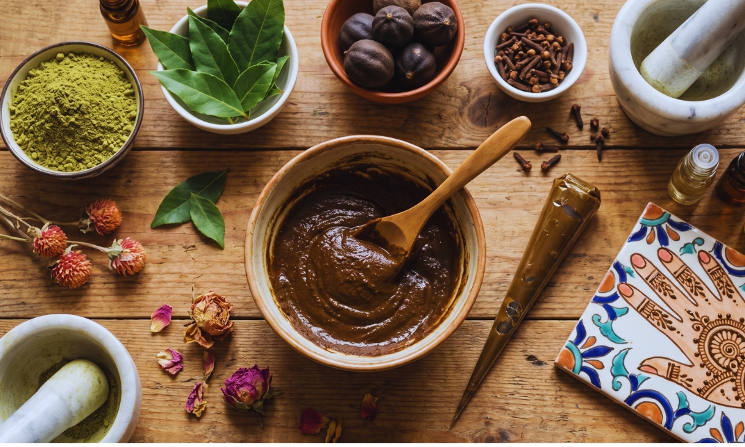Steps for Preparing a Natural Henna Paste at Home
