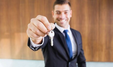 how do you become an estate agent